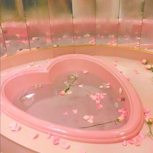 Hi! Welcome to my shop!! All prices negotiable!!!✨